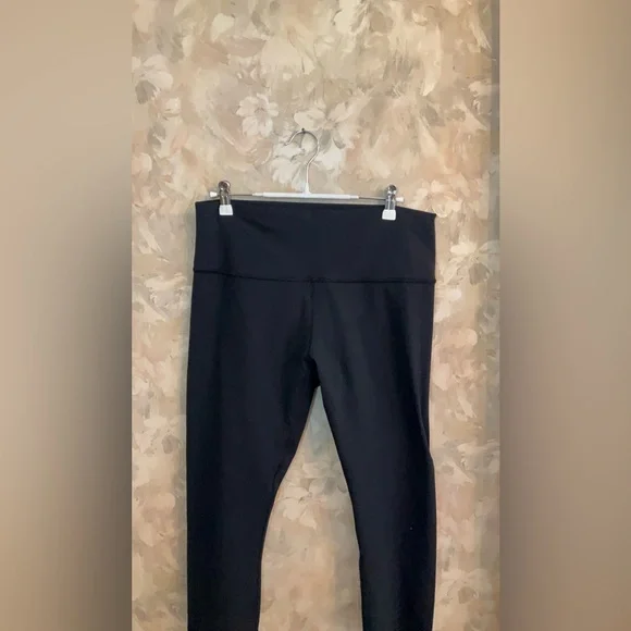 Wunder Under Crop ( Hi-Rise ) Full on Luxetreme 21” - Picture 10 of 10